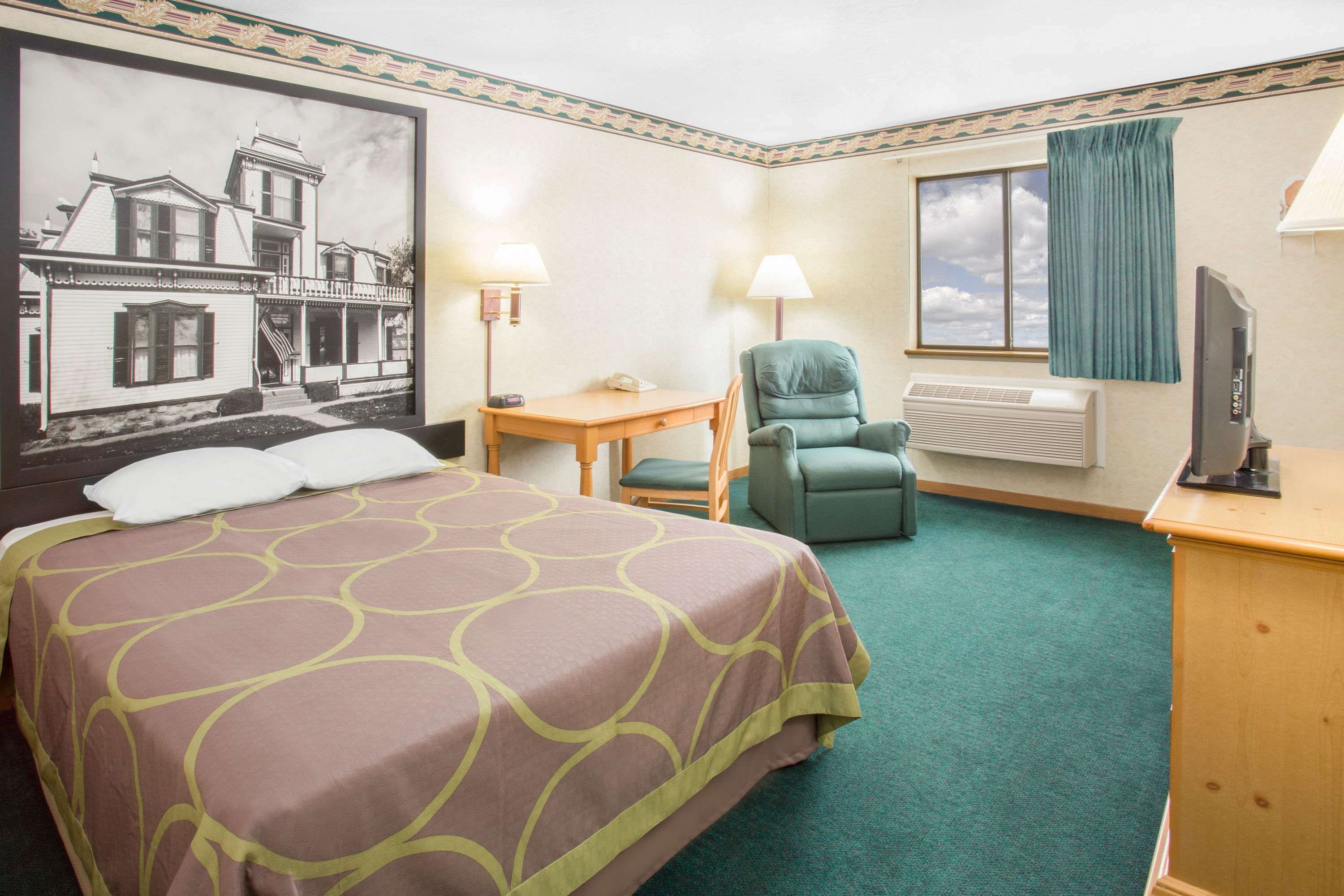 Burgundy Inn & Suites