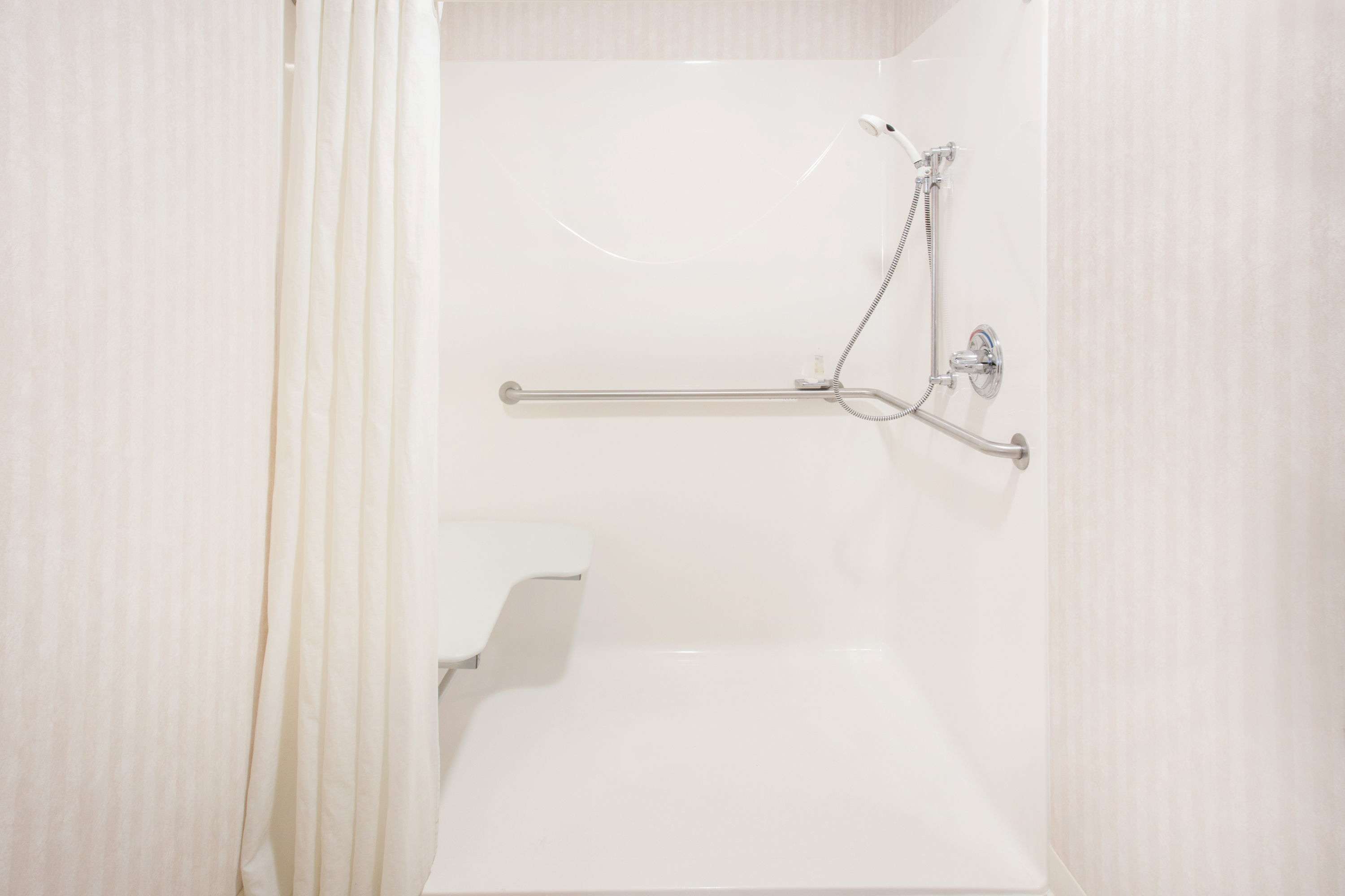 Burgundy Inn & Suites