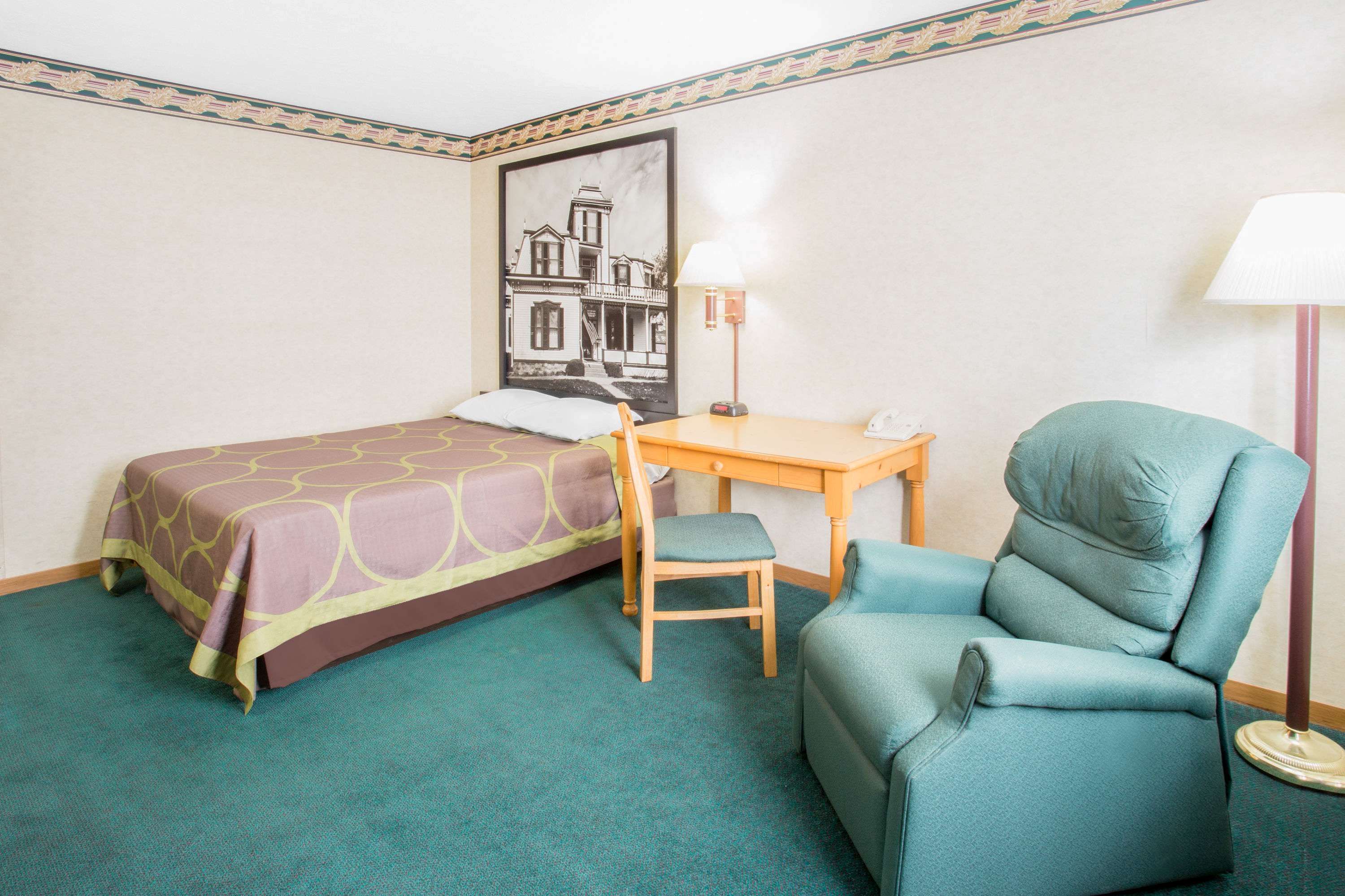 Burgundy Inn & Suites