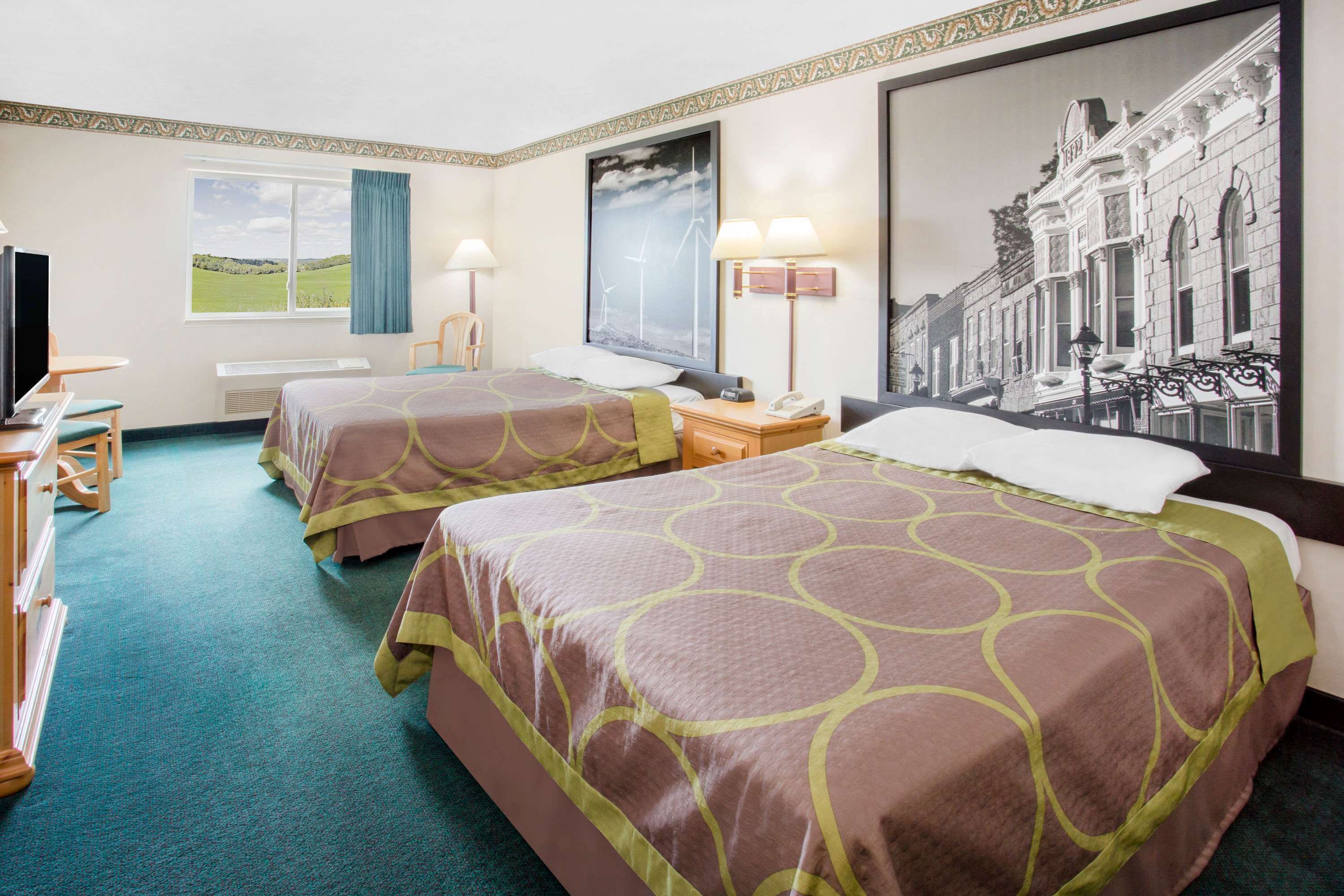 Burgundy Inn & Suites