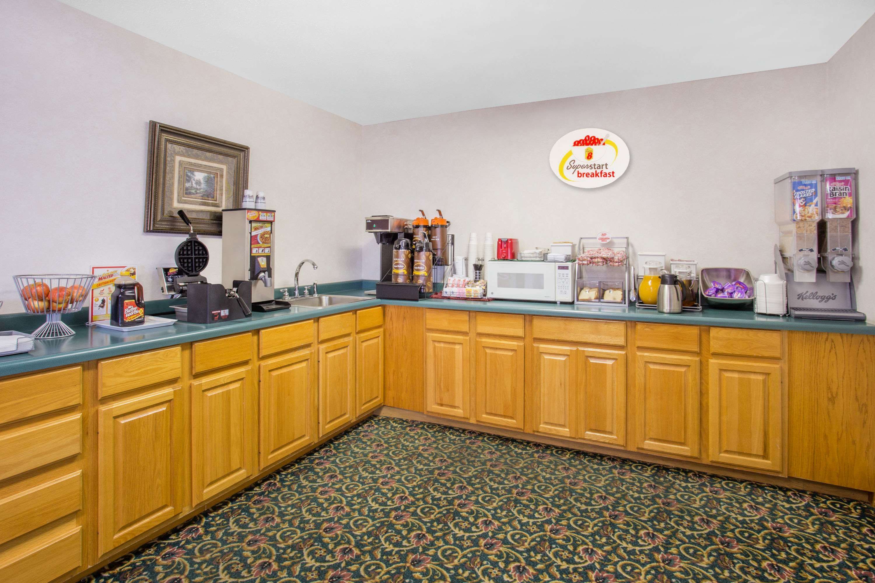 Burgundy Inn & Suites