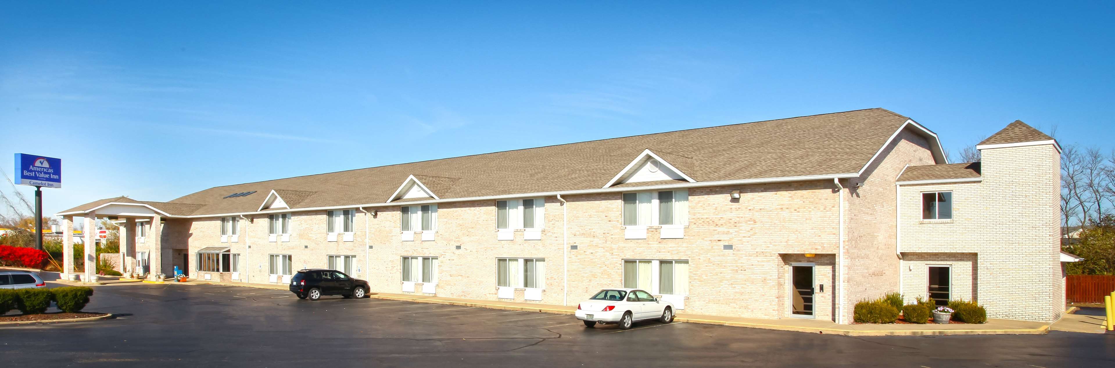 Econo Lodge Inn & Suites