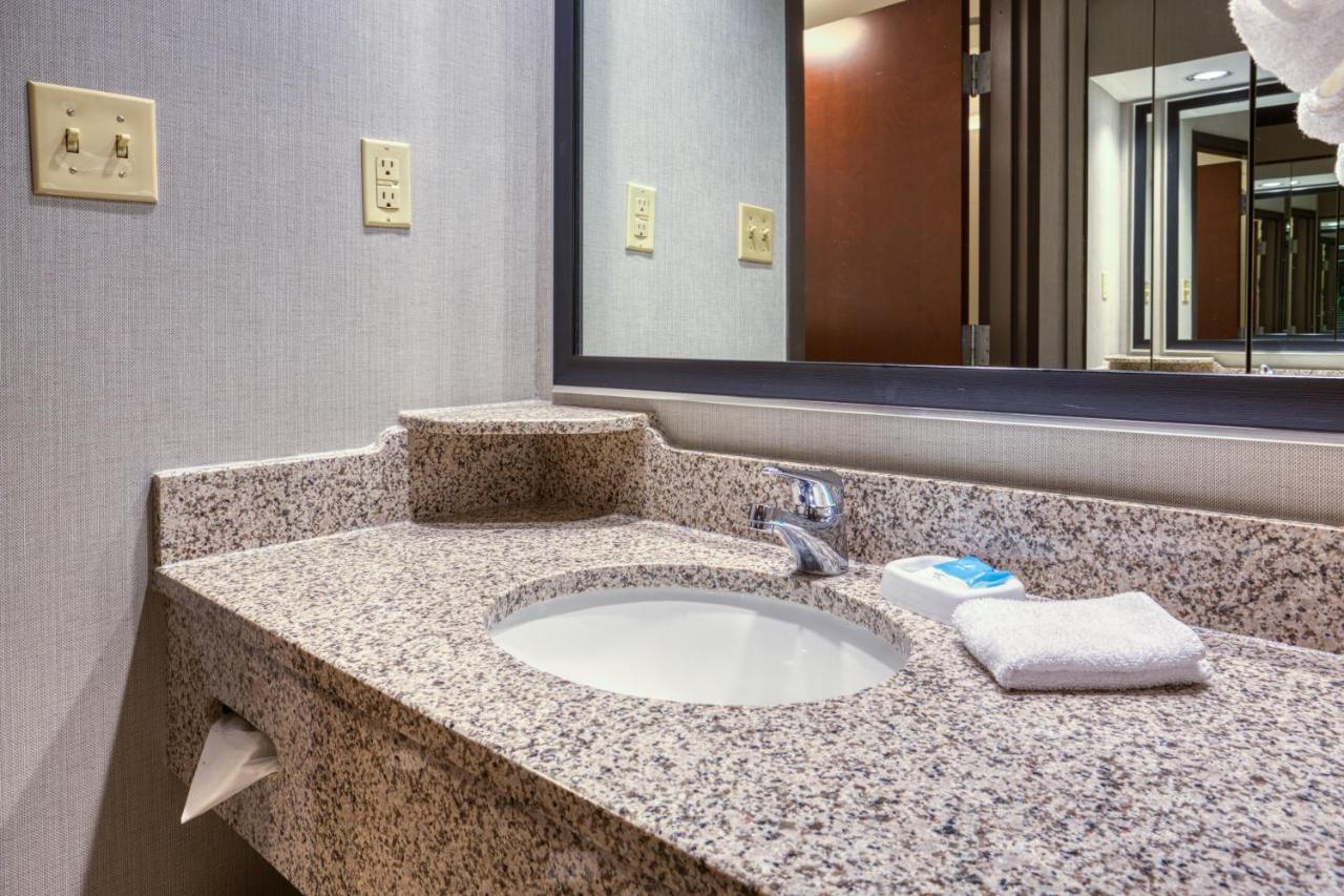 Drury Inn & Suites Fairview Heights St. Louis