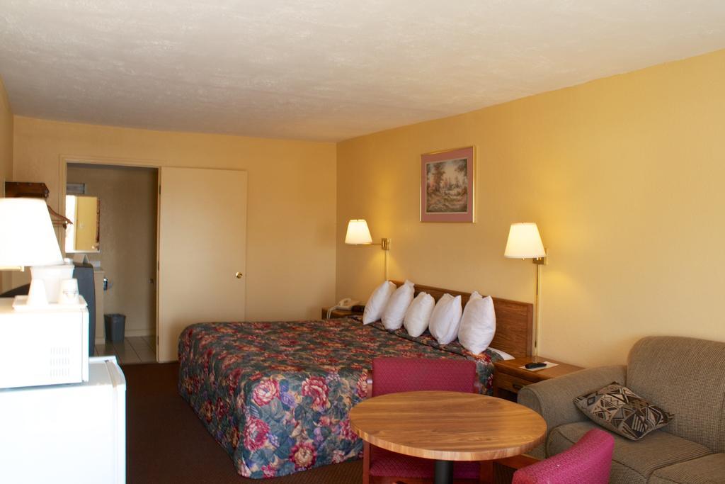 Days Inn by Wyndham Farmer City