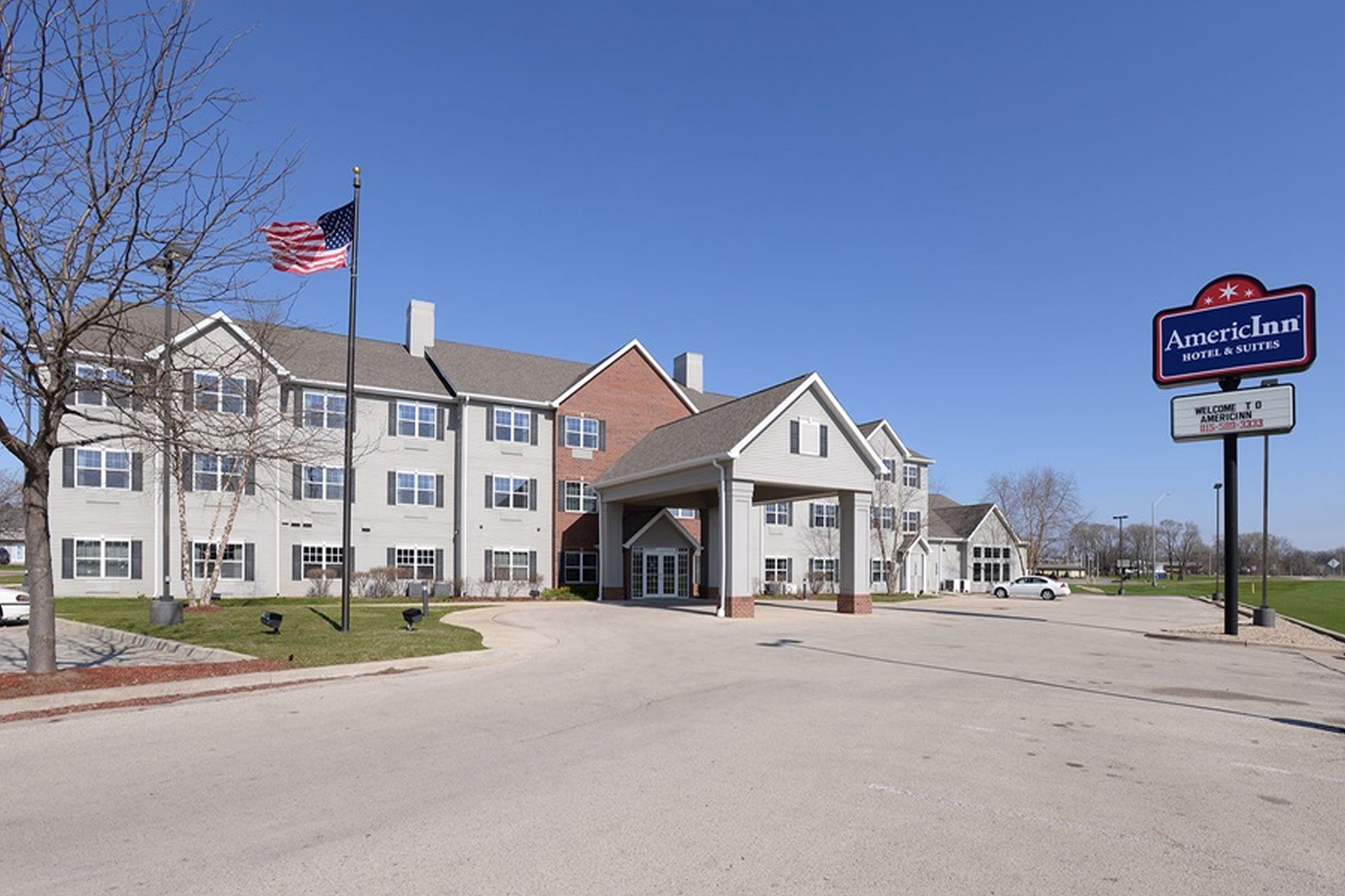 AmericInn by Wyndham Fulton Clinton