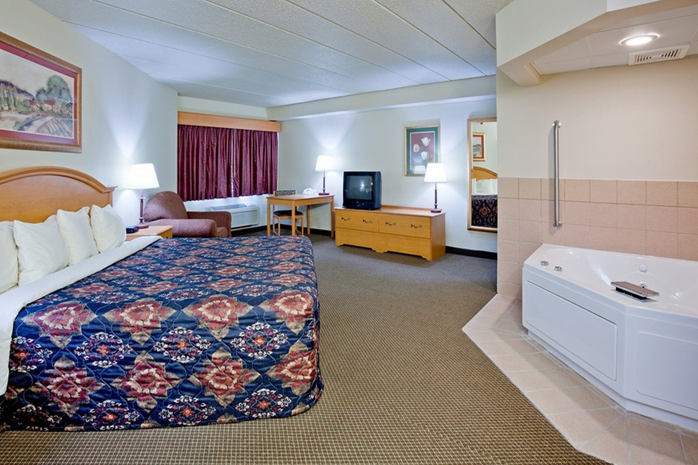 AmericInn by Wyndham Fulton Clinton