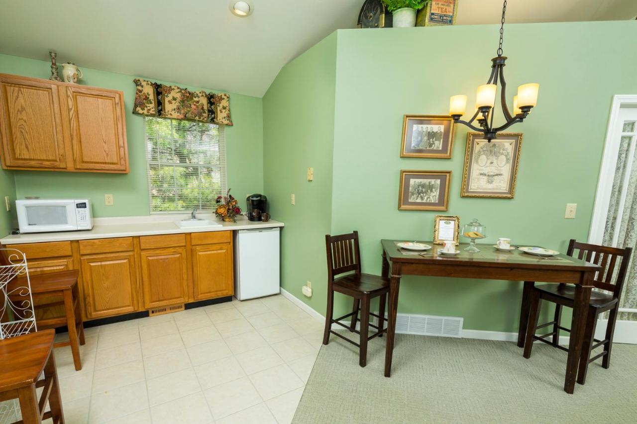 Hawk Valley Retreat & Cottages