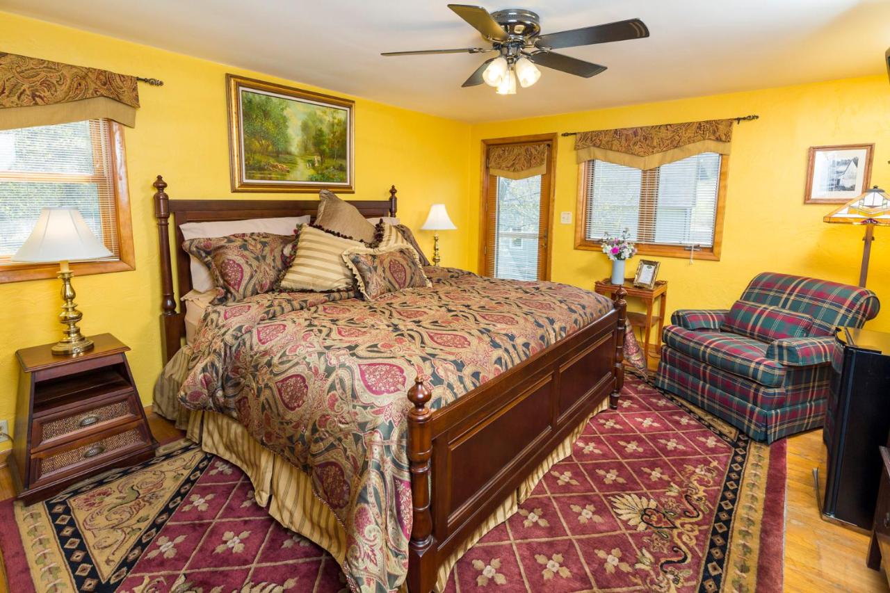 Hawk Valley Retreat & Cottages