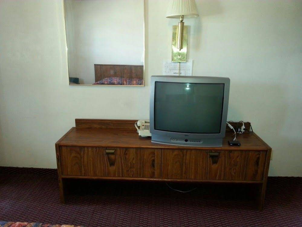 Gibson City Inn