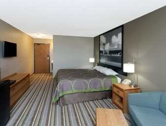 Super 8 by Wyndham Gilman