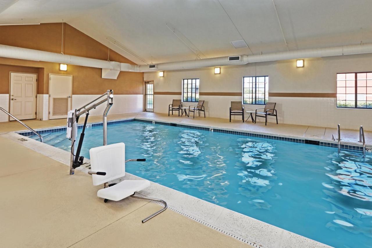 Staybridge Suites Chicago - Glenview