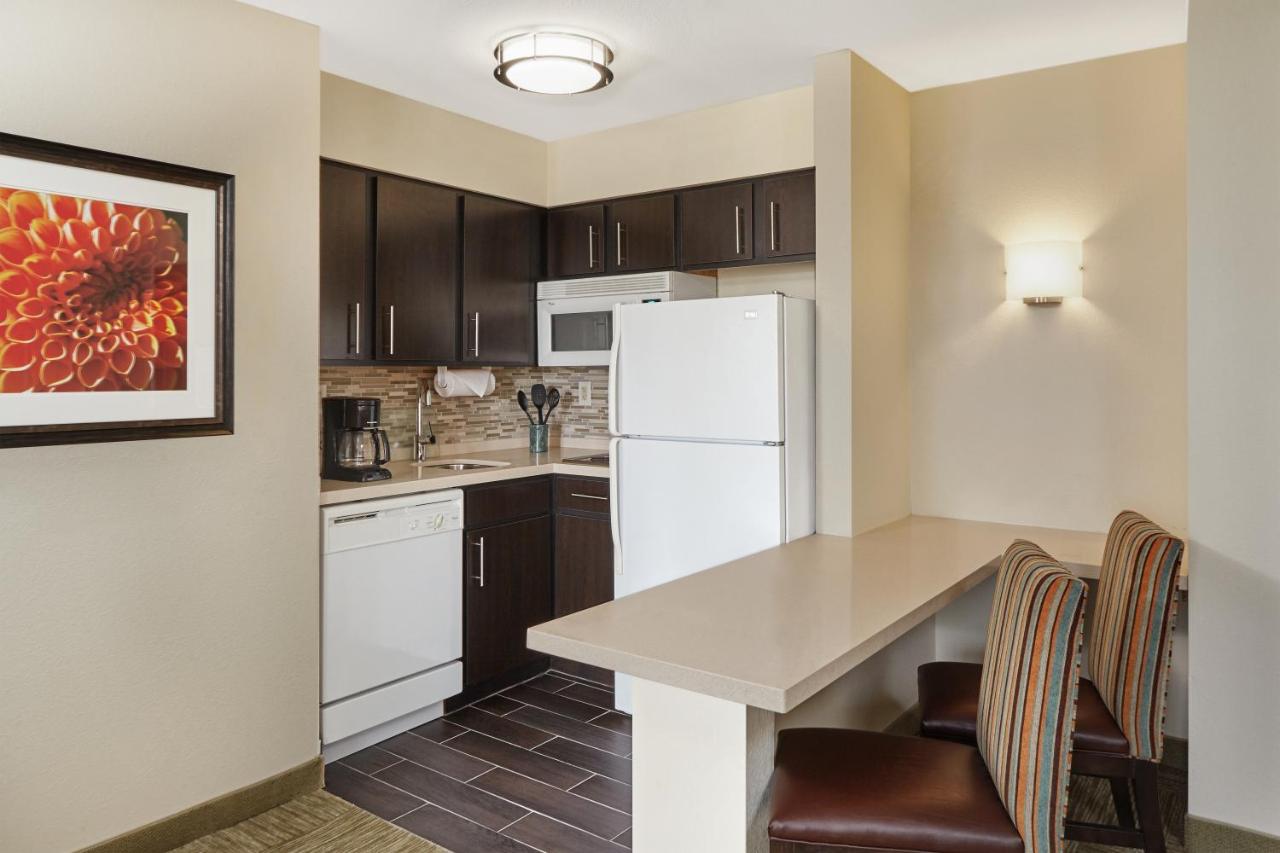 Staybridge Suites Chicago - Glenview