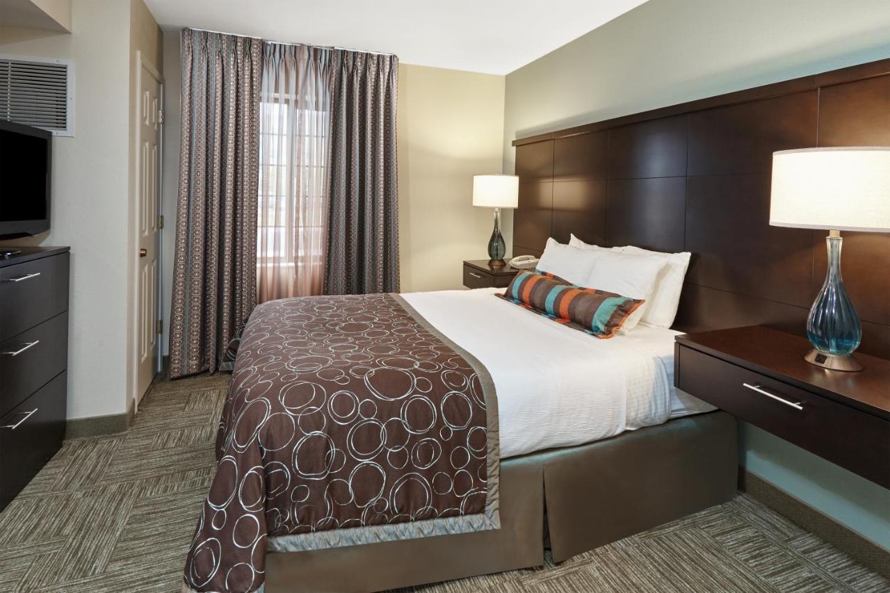Staybridge Suites Chicago - Glenview