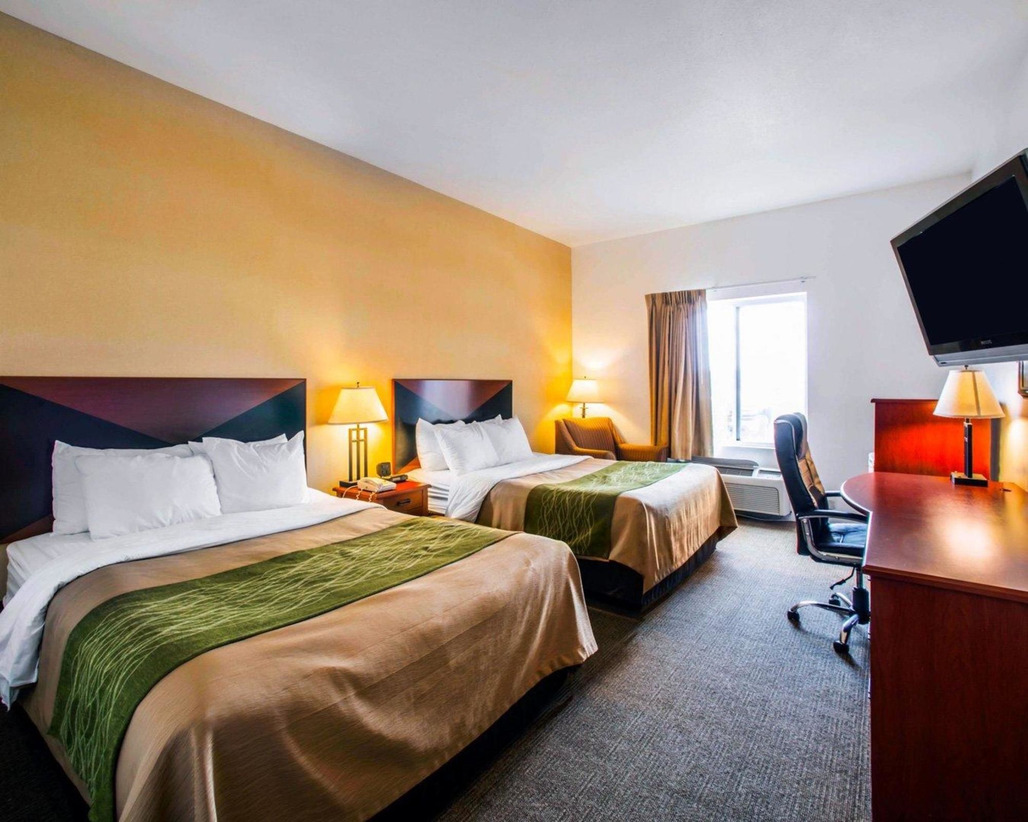 Comfort Inn & Suites Greenville I-70