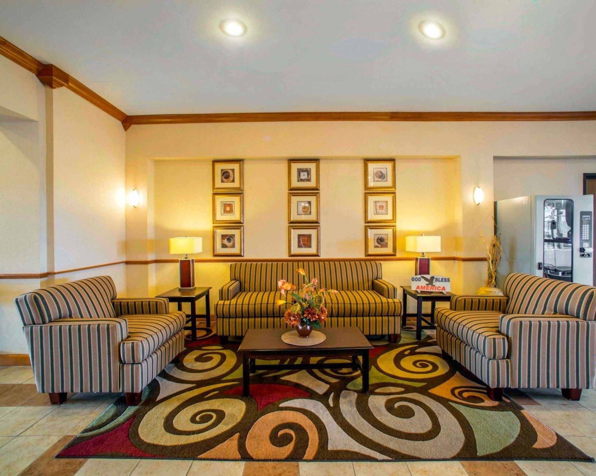 Comfort Inn & Suites Greenville I-70