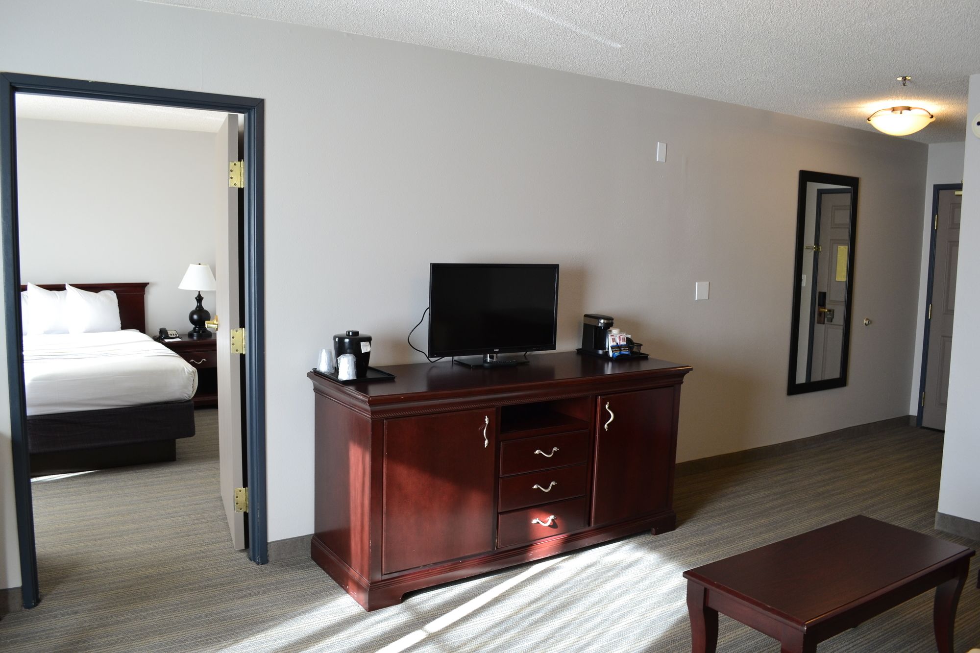 Country Inn & Suites by Radisson, Gurnee, IL