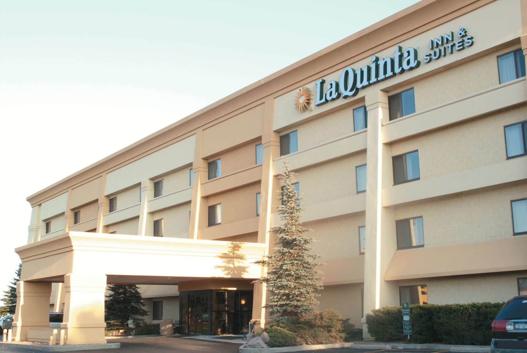 La Quinta Inn & Suites by Wyndham Chicago Gurnee