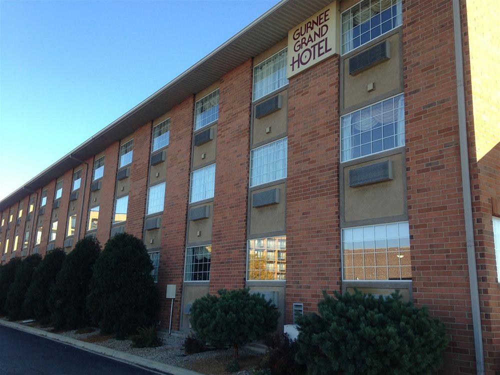 Super 8 by Wyndham Gurnee