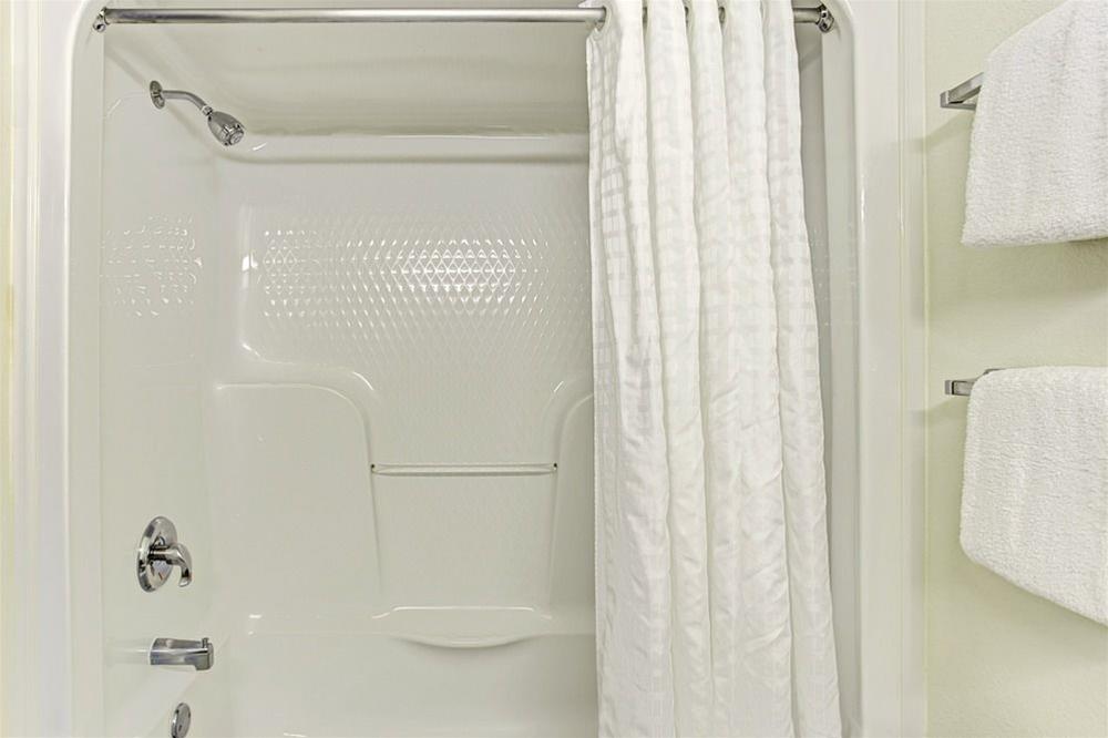 Super 8 by Wyndham Gurnee