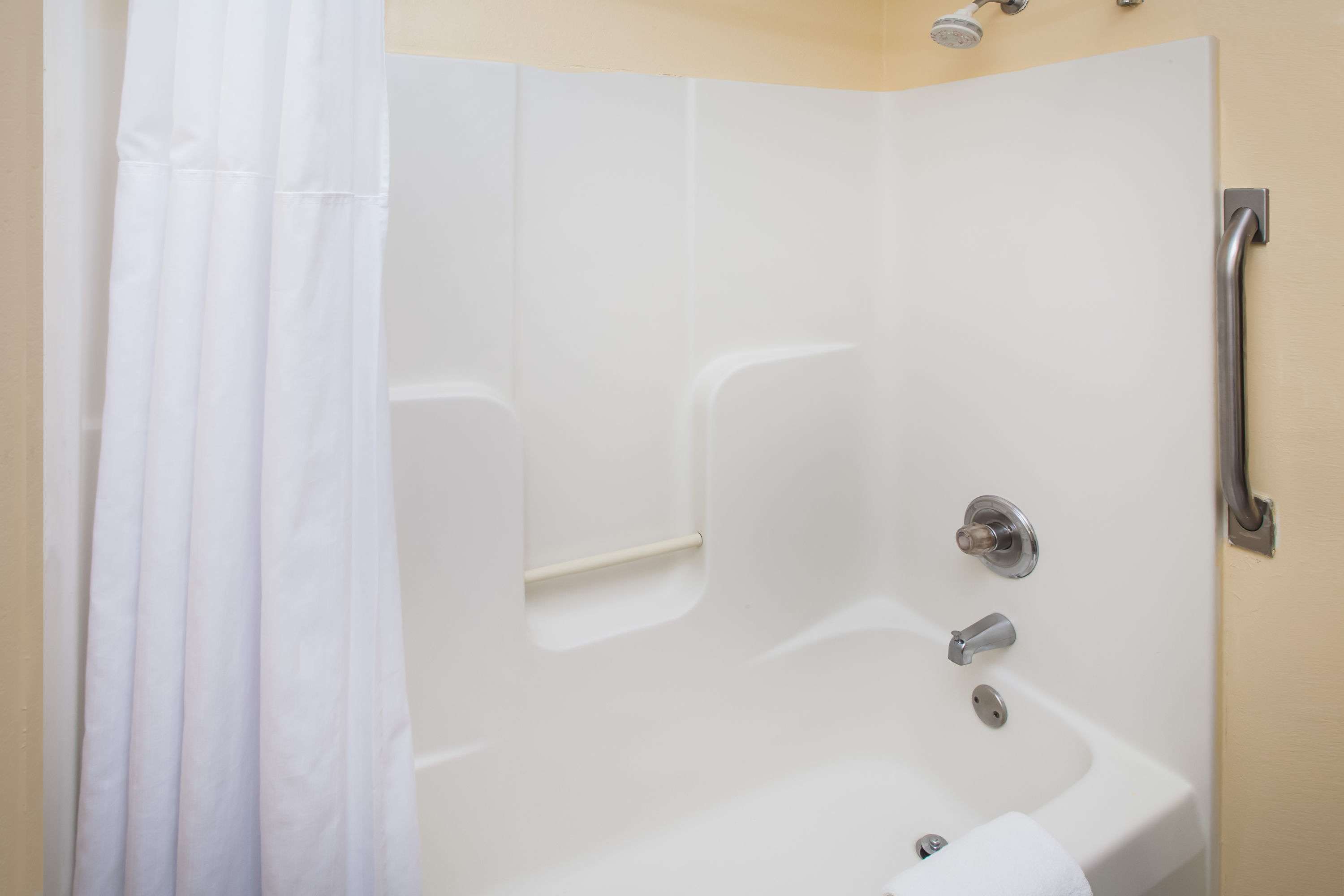 Halsted Inn and Suites Harvey - Chicago Southland