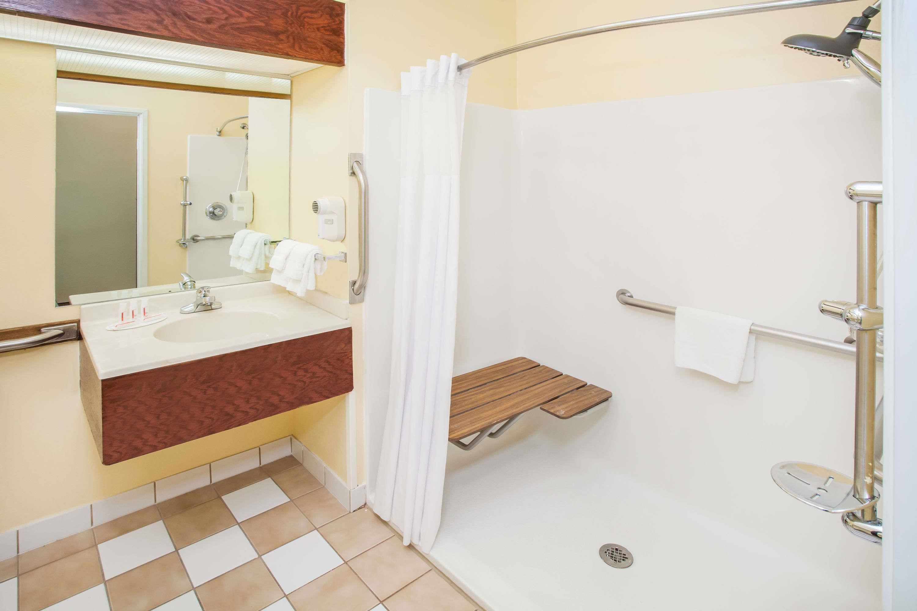 Halsted Inn and Suites Harvey - Chicago Southland