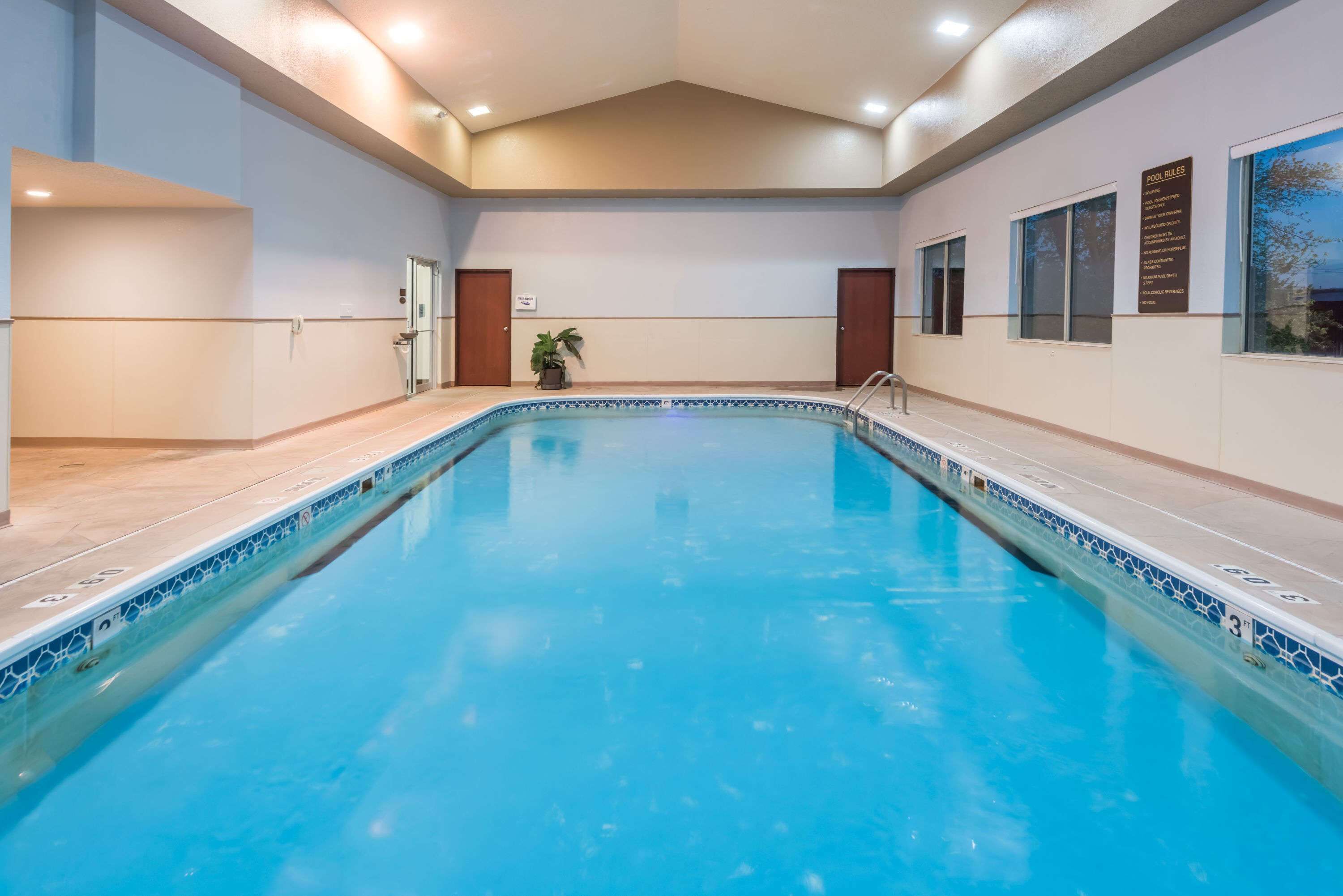 Seasons Inn & suites