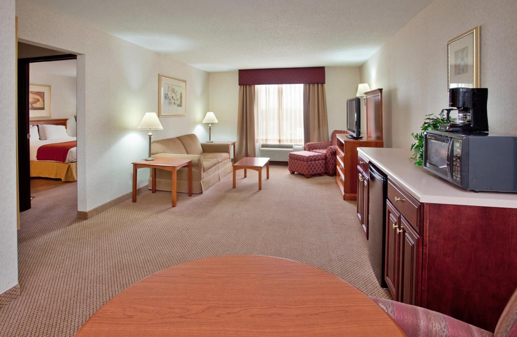 Seasons Inn & suites