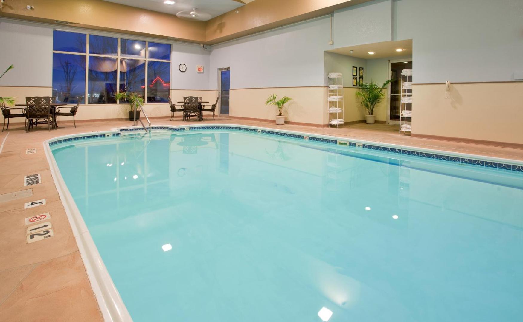 Seasons Inn & suites