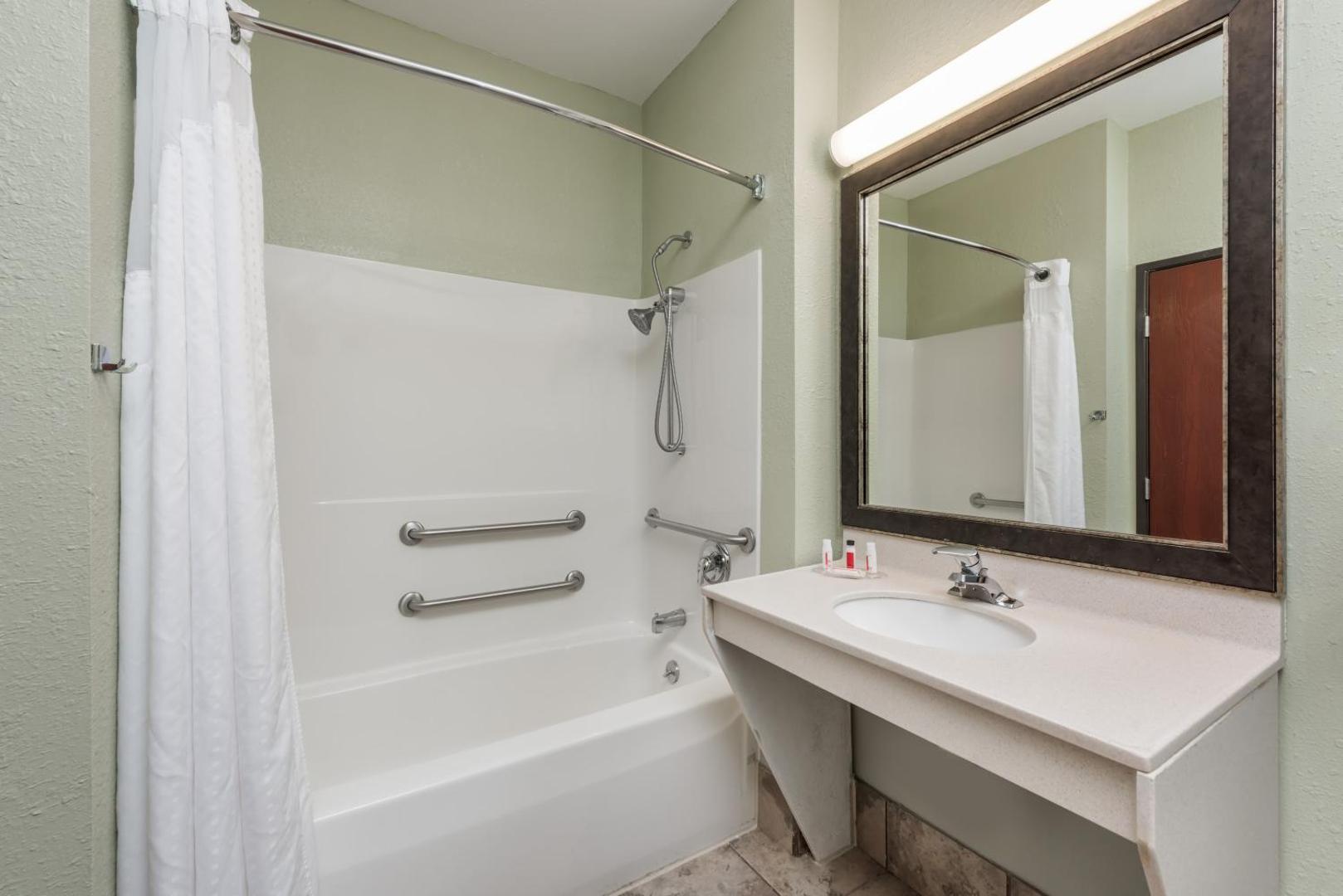 Seasons Inn & suites