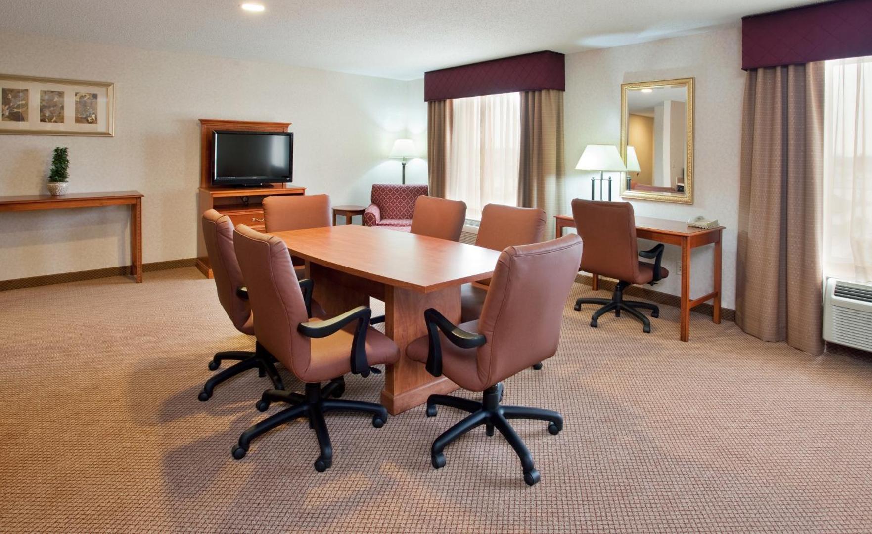 Seasons Inn & suites