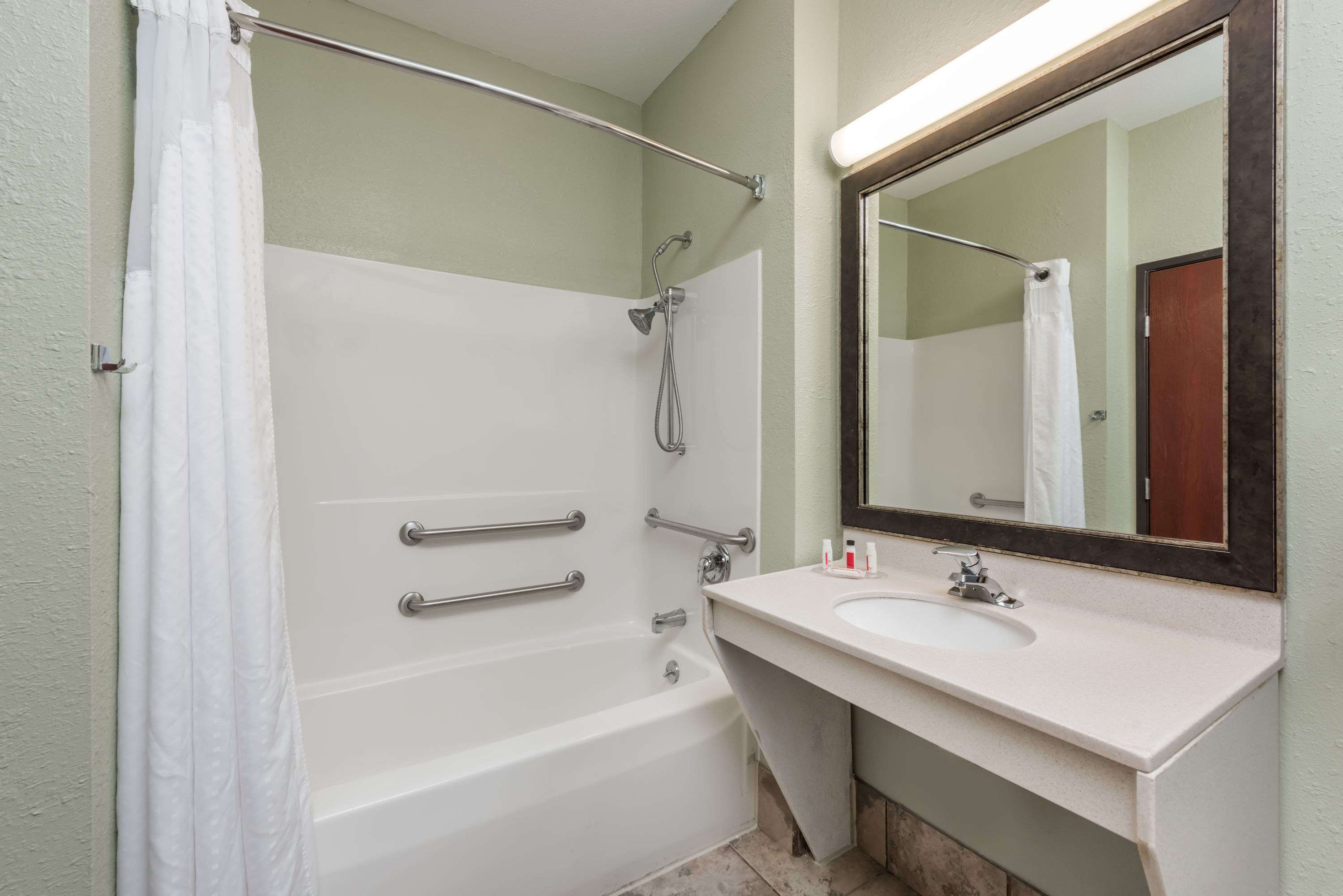 Seasons Inn & suites