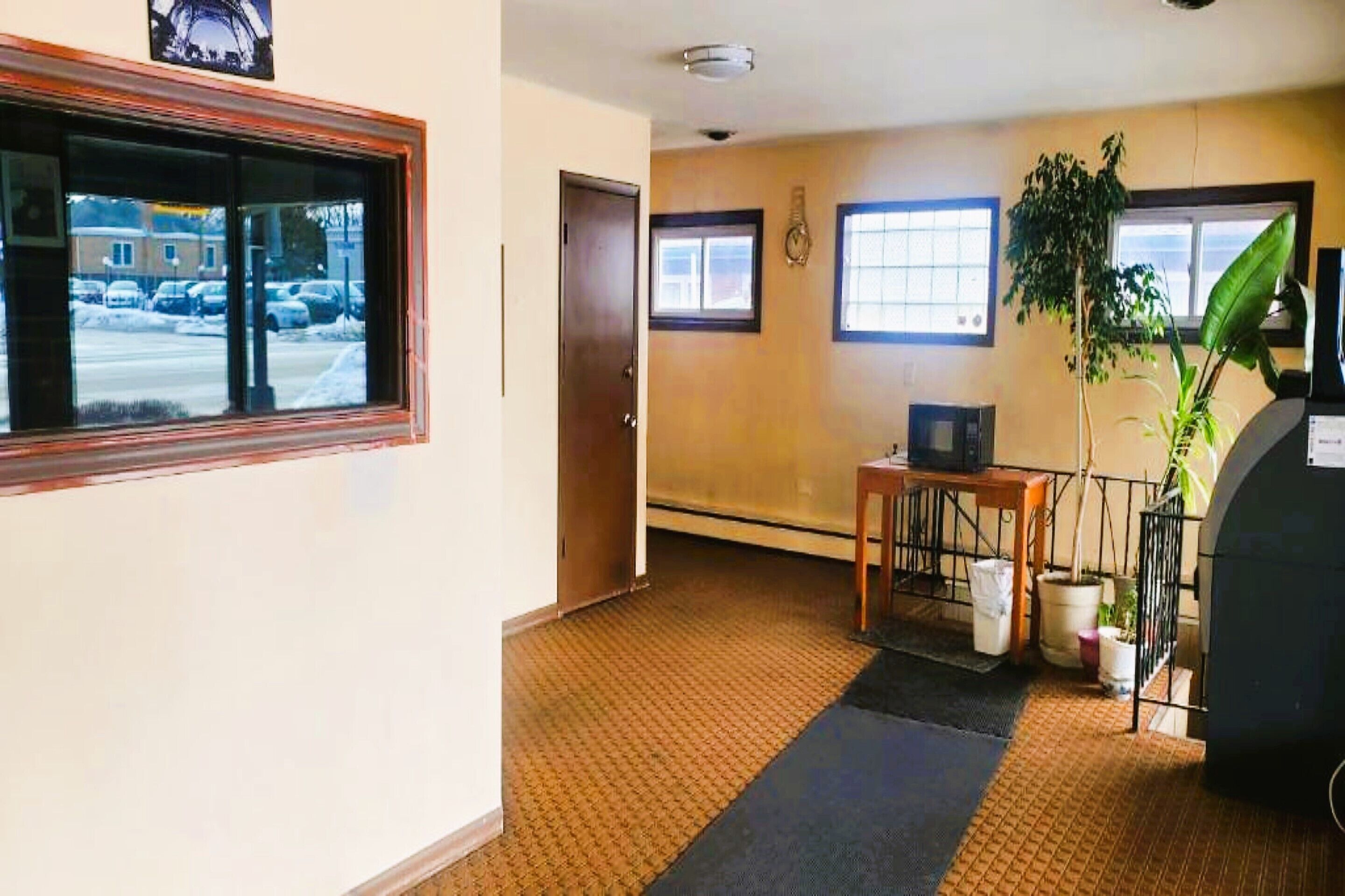 Manor Motel By OYO Near Oak Brook Chicago Westchester