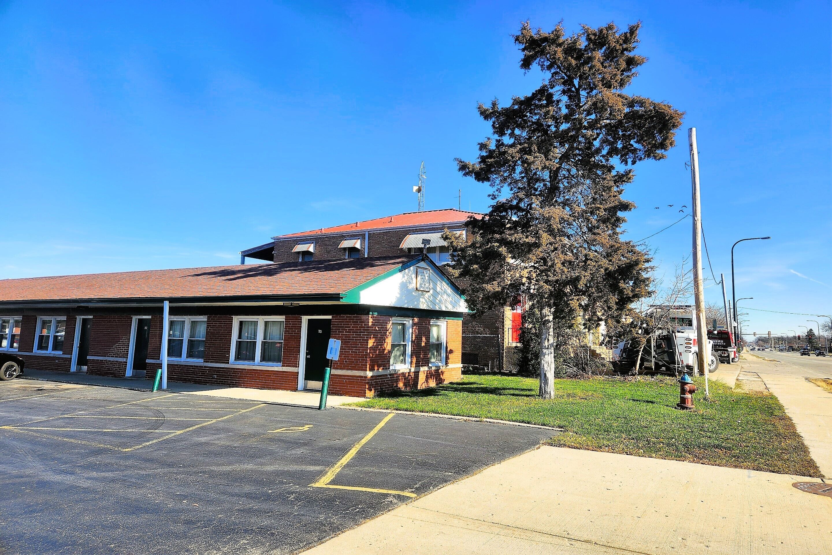 Manor Motel By OYO Near Oak Brook Chicago Westchester