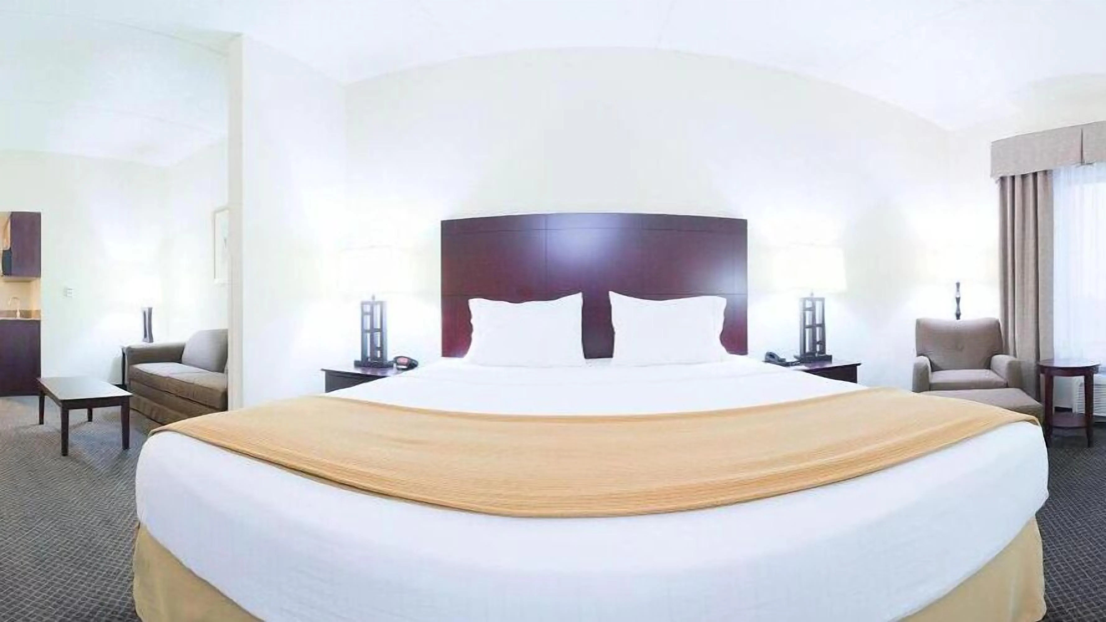 Holiday Inn Express & Suites Chicago West-O'Hare Airport Area