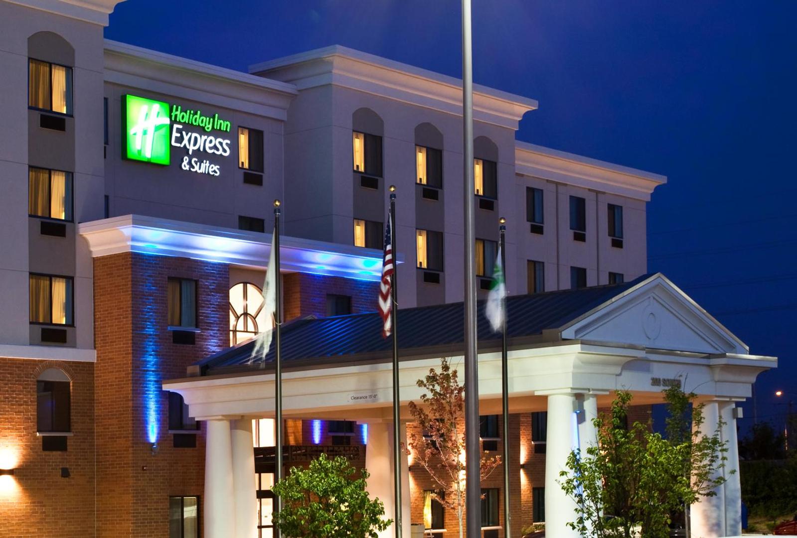 Holiday Inn Express & Suites Chicago West-O'Hare Airport Area
