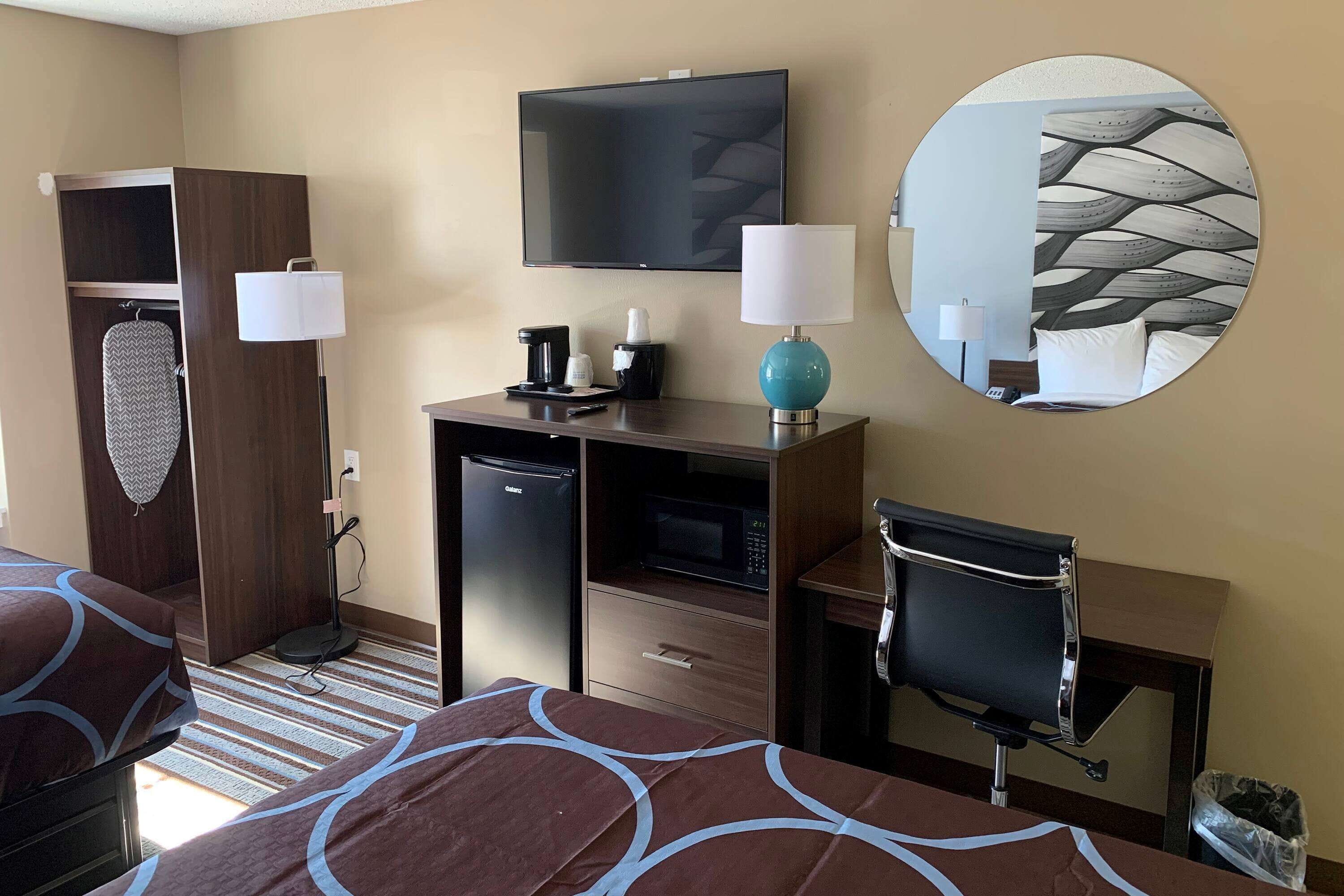 Super 8 by Wyndham Joliet