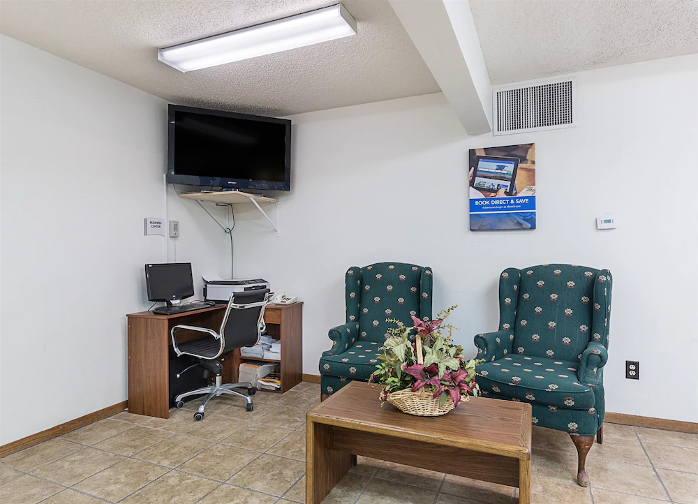Motel 6 Kewanee