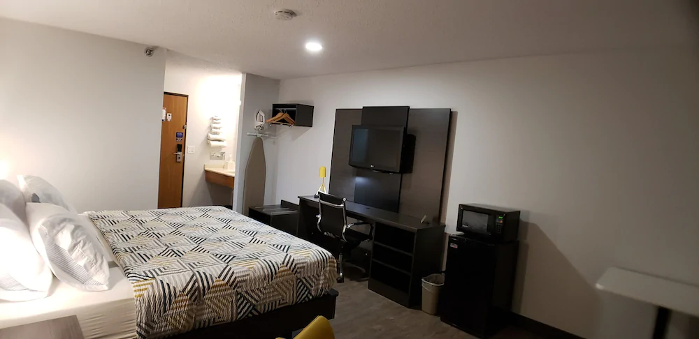 Motel 6 Kewanee