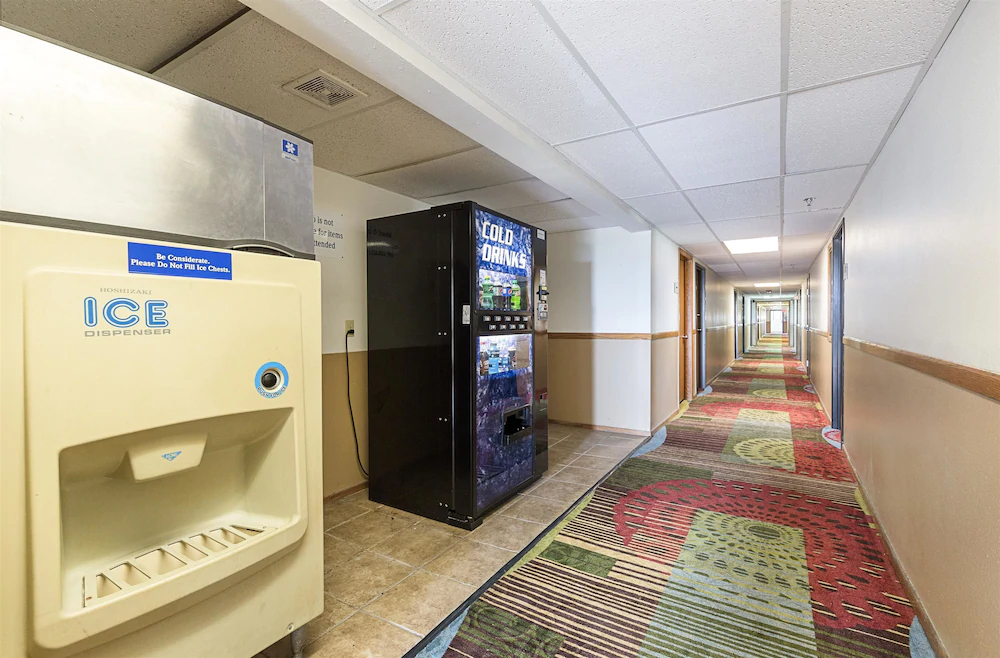 Motel 6 Kewanee