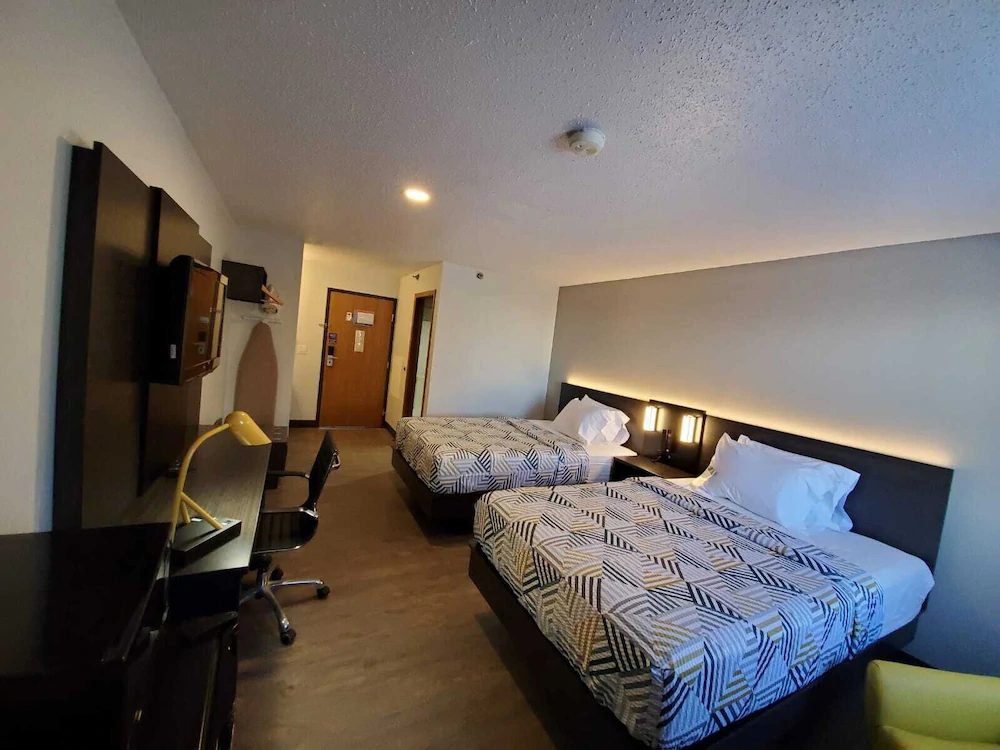 Motel 6 Kewanee
