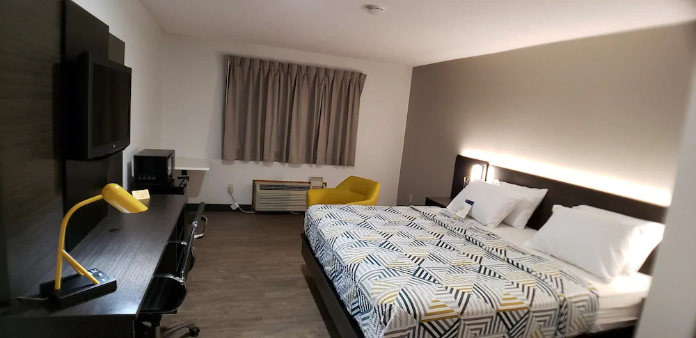 Motel 6 Kewanee