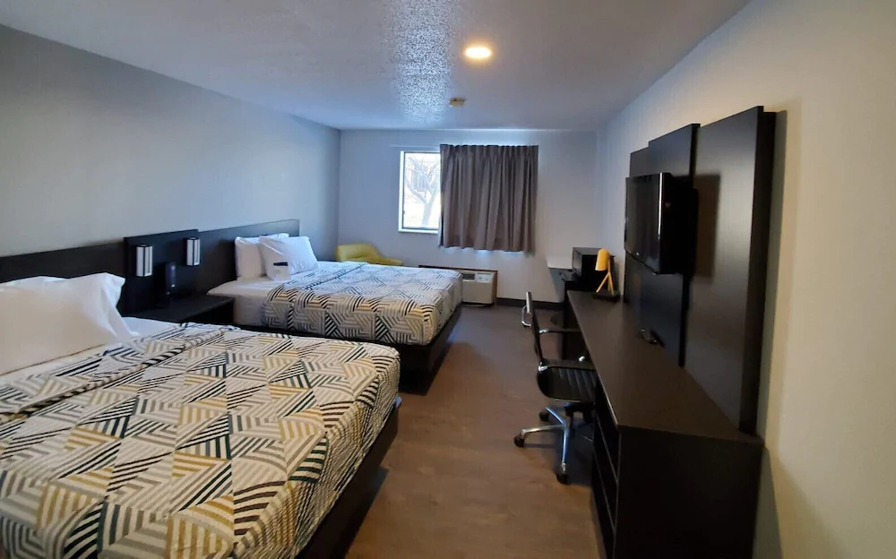 Motel 6 Kewanee