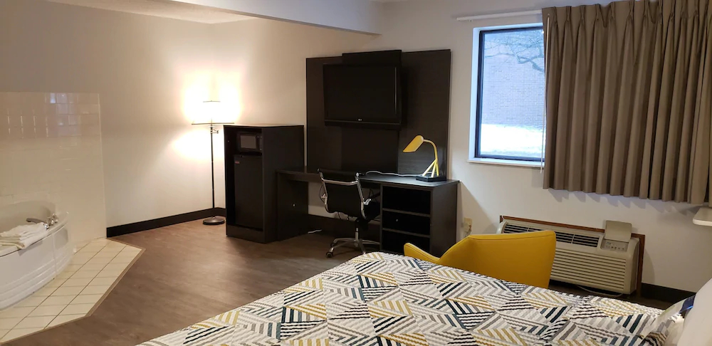 Motel 6 Kewanee