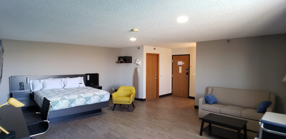 Motel 6 Kewanee