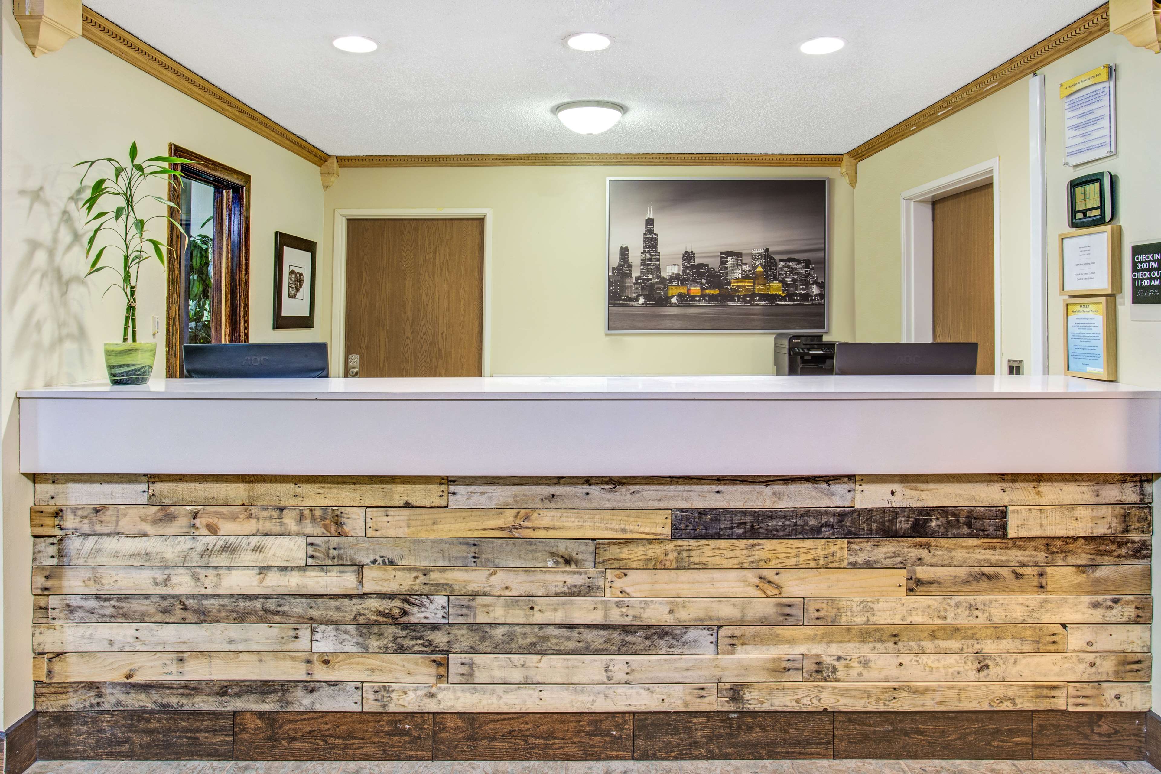 Days Inn by Wyndham Great Lakes Naval Base