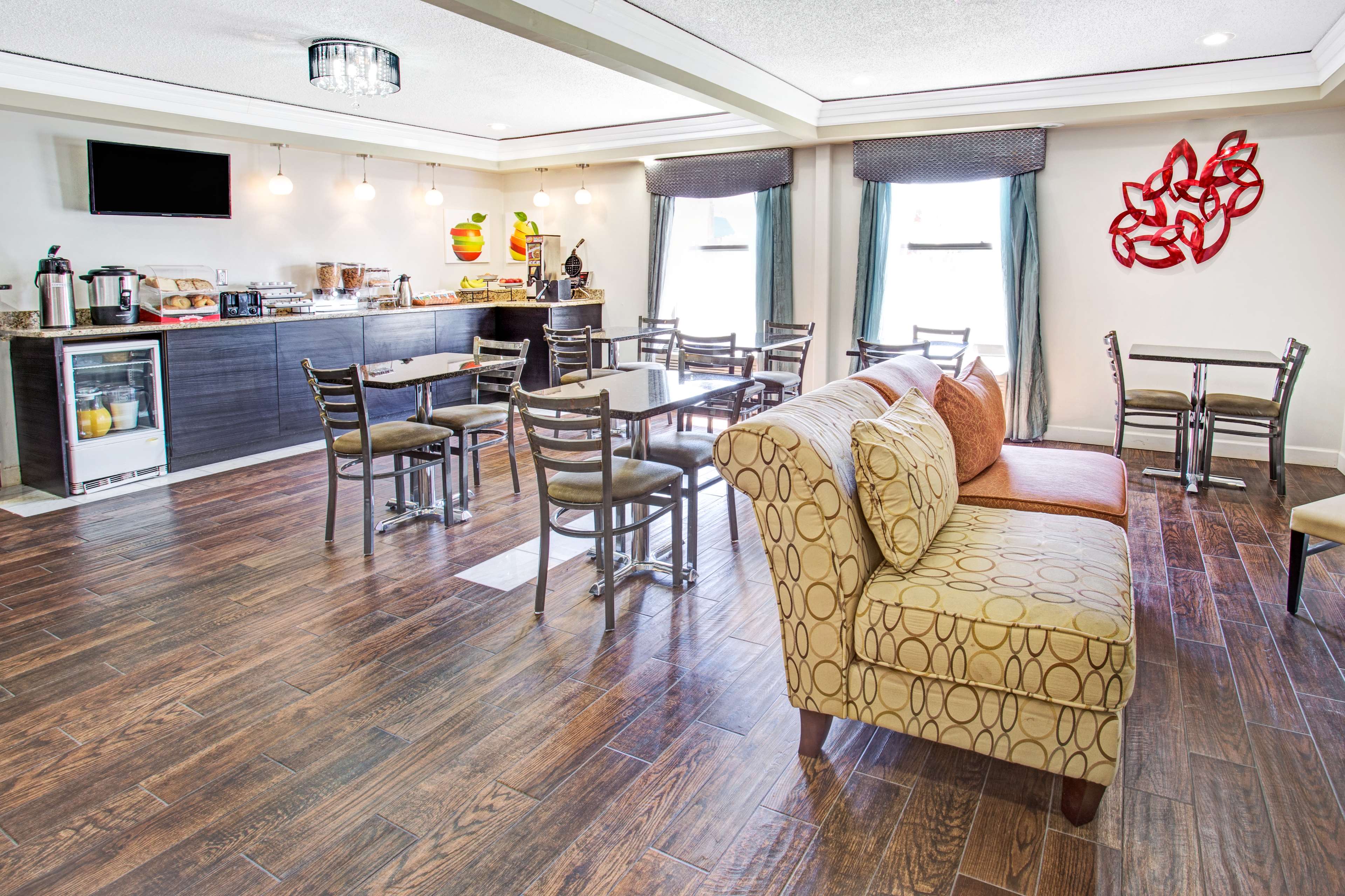 Days Inn by Wyndham Great Lakes Naval Base