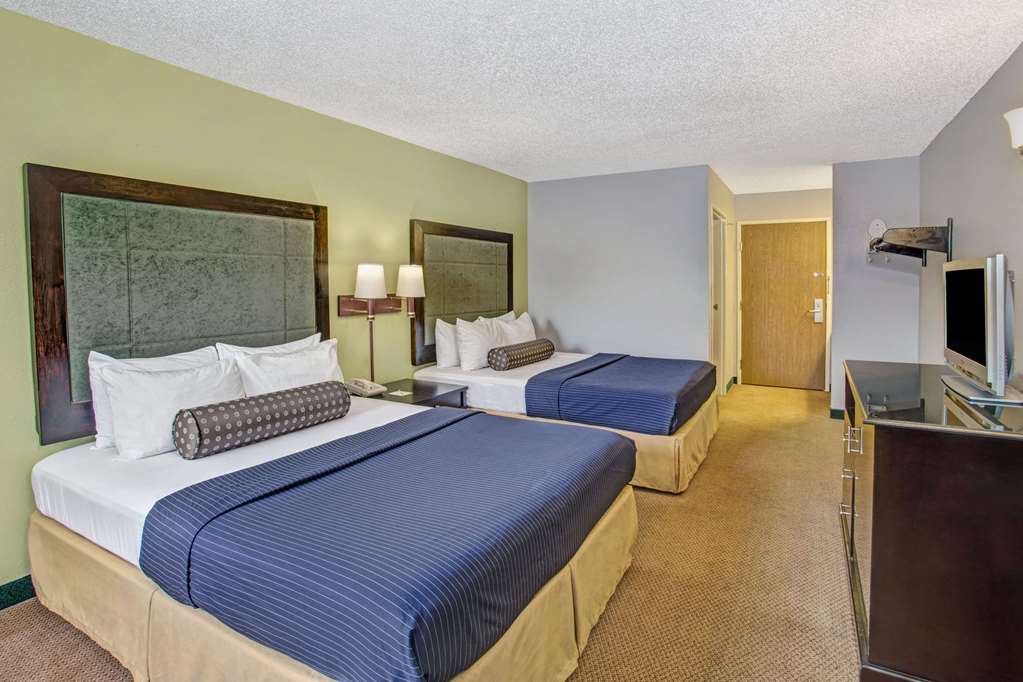 Days Inn by Wyndham Great Lakes Naval Base
