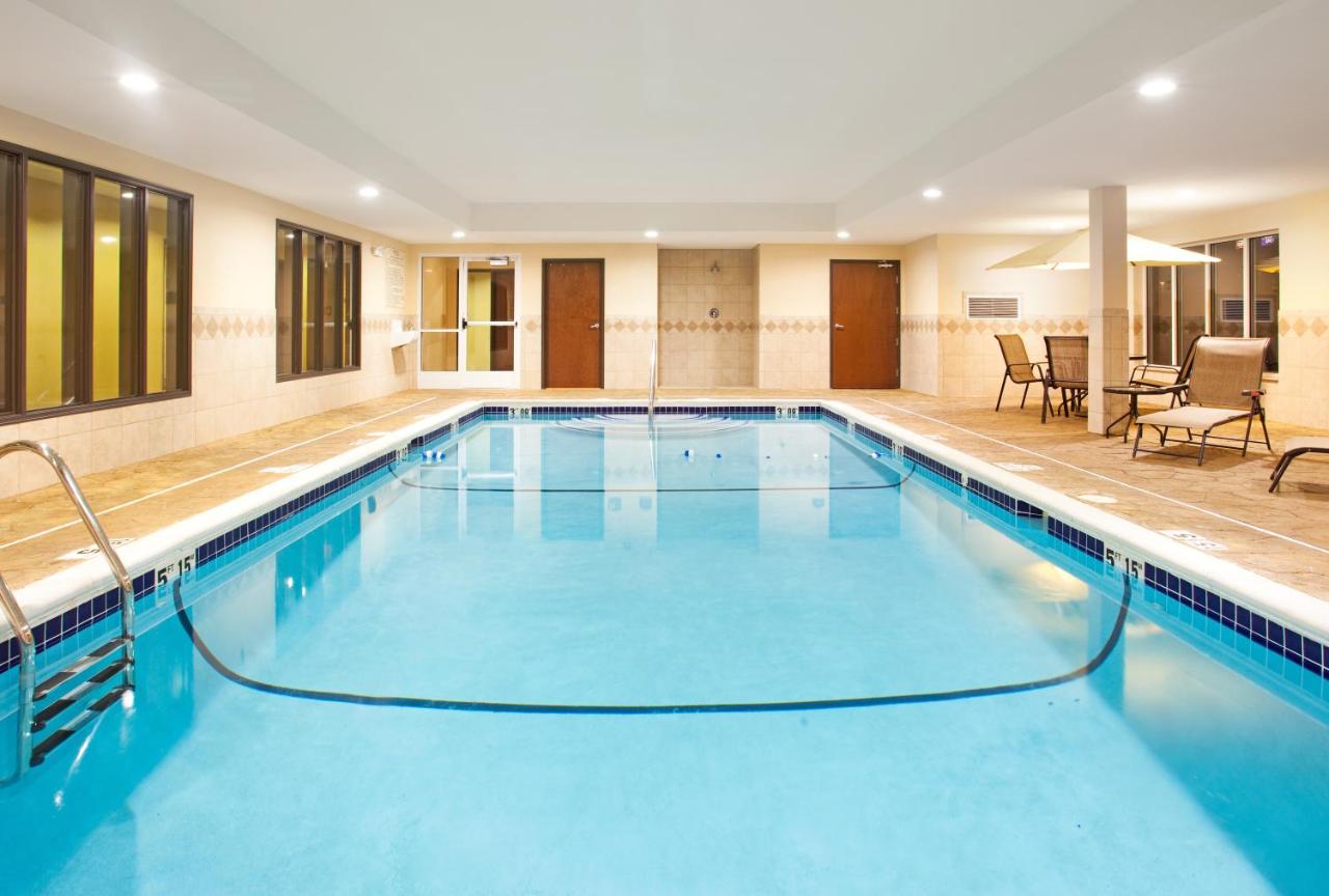 Holiday Inn Express & Suites Chicago South Lansing