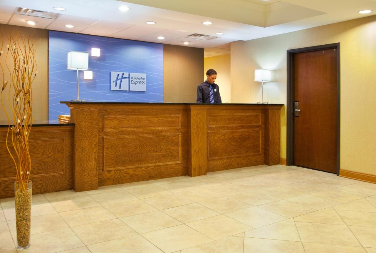 Holiday Inn Express & Suites Chicago South Lansing