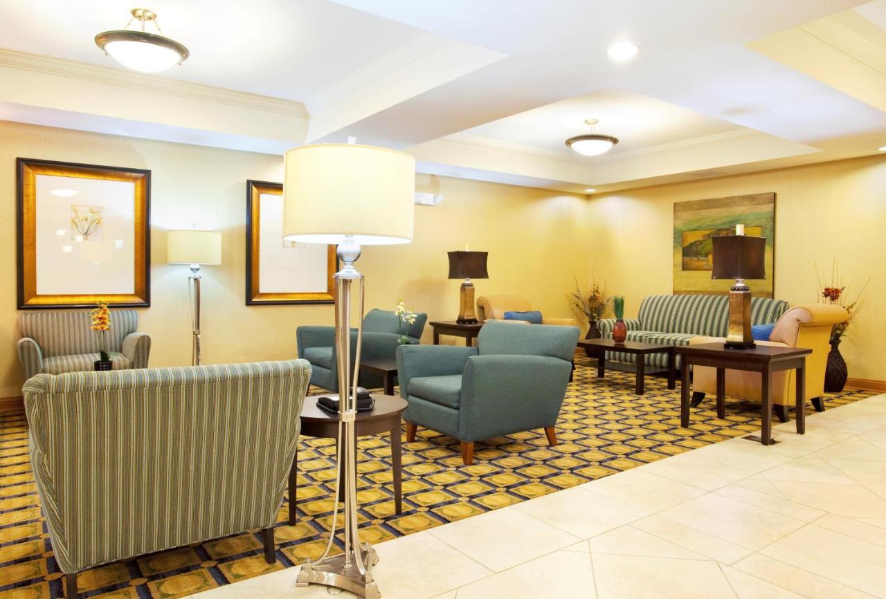 Holiday Inn Express & Suites Chicago South Lansing